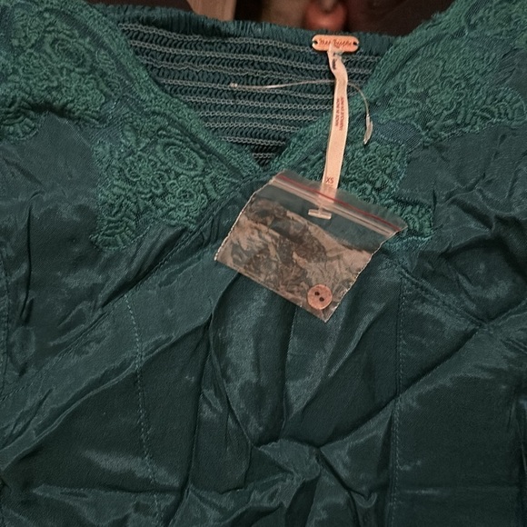 Free People Janelle Lace Top In Green NWOT XS - Picture 4 of 4
